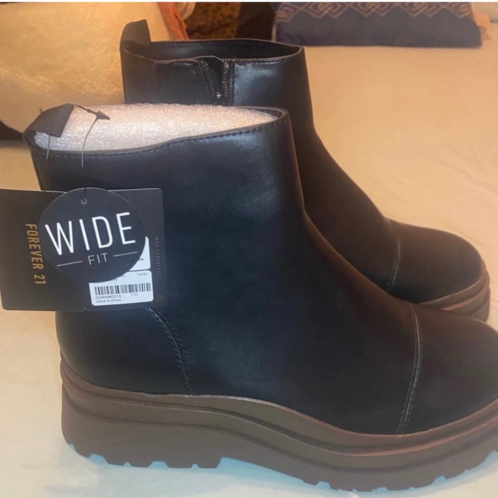 Unisex boots